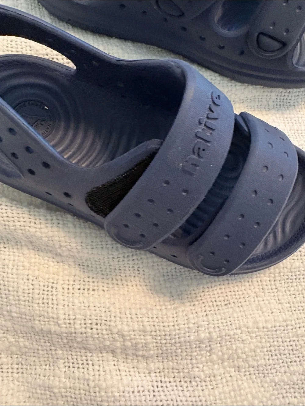 Native Jefferson Kids Sandals - Navy size 10